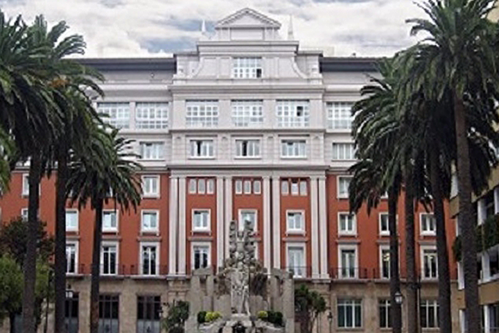 Cátedra de Dereito Local 