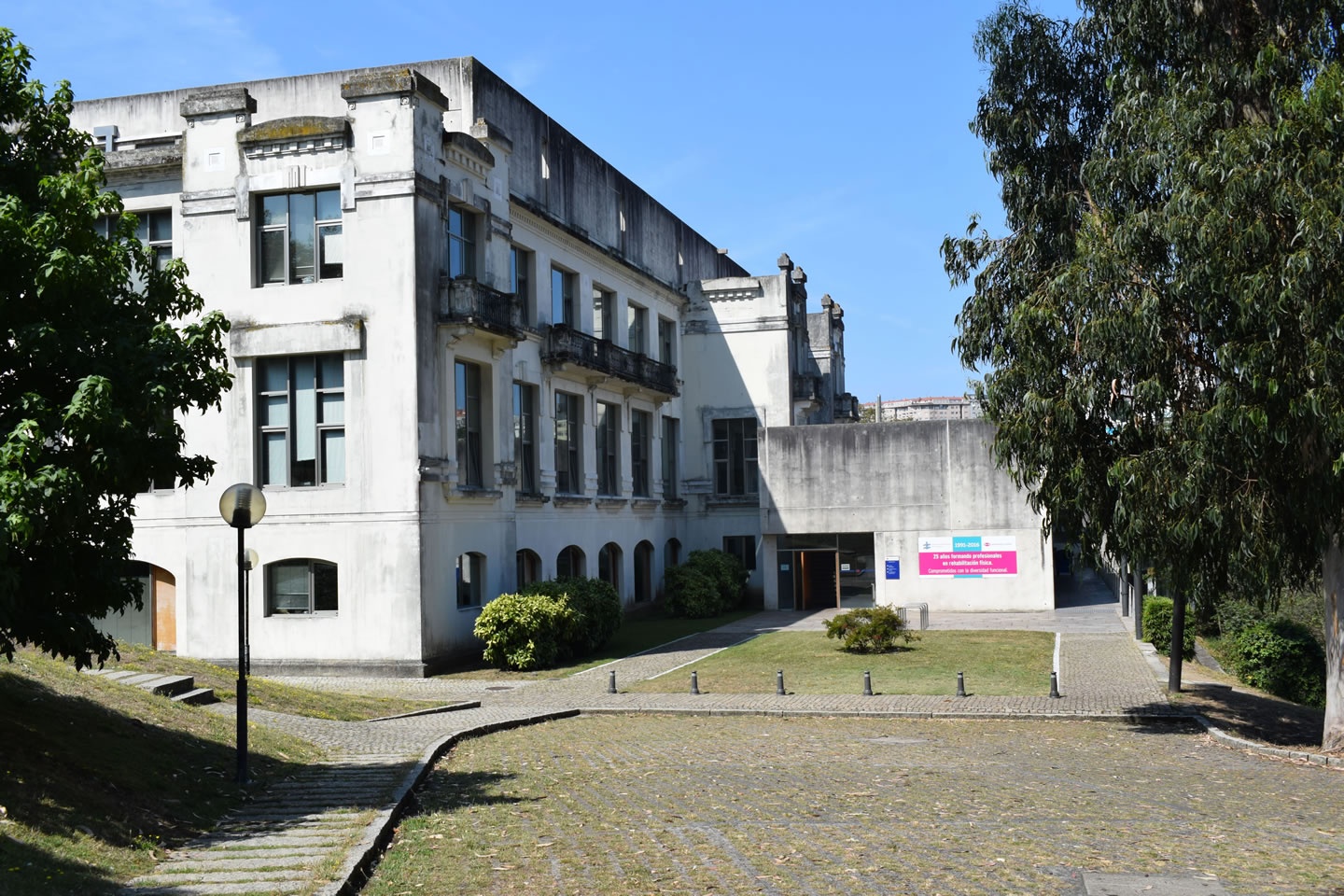 Edificio Universitario de Oza