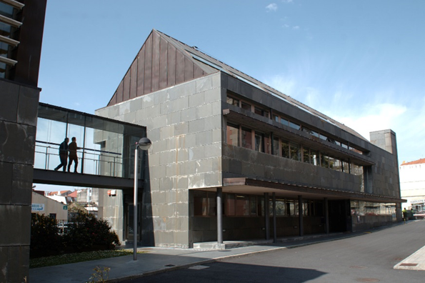 edificio adtivo esteiro